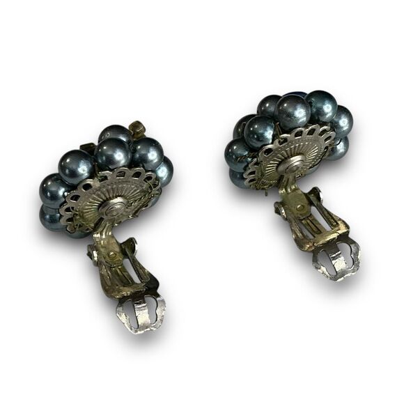 Vintage Classy Silver Tone Blue Green Pearl Bead Cluster Clip On Earrings Marked - Picture 6 of 7